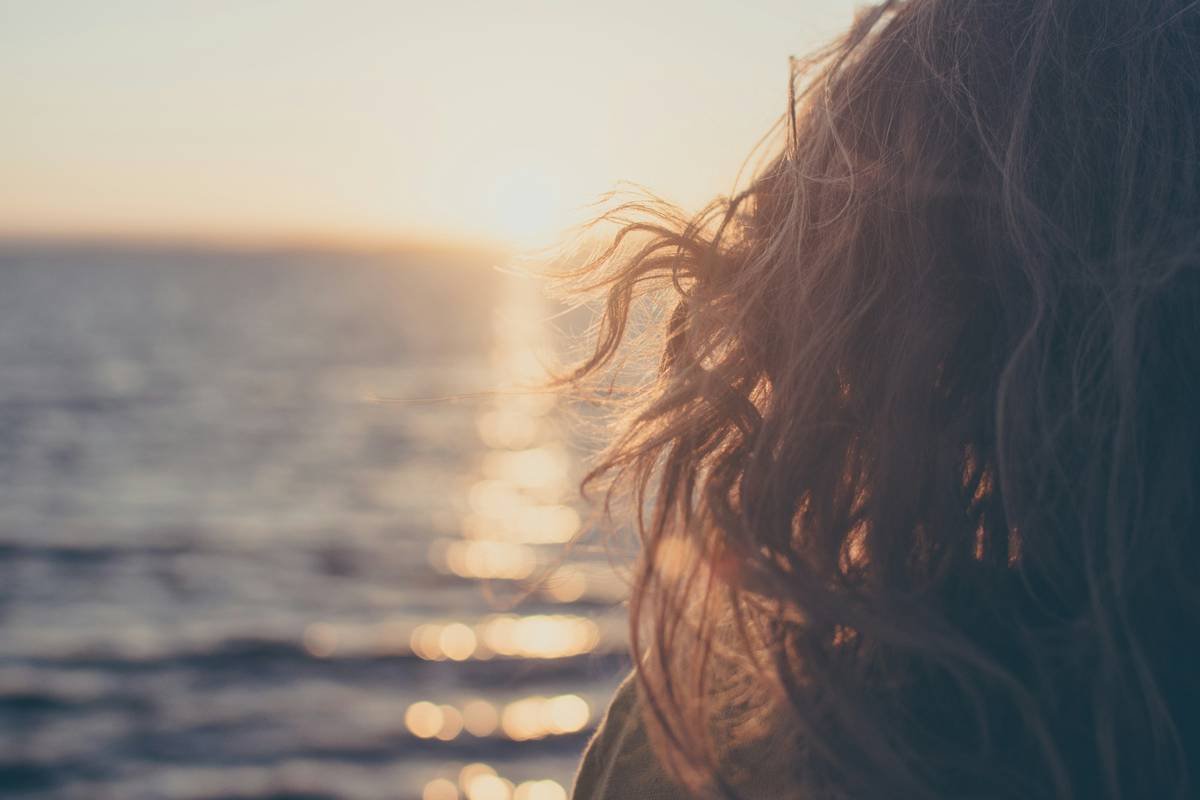 How to Get Natural Lowlights That Actually Look Effortless (Not Like a Highlight Fail)